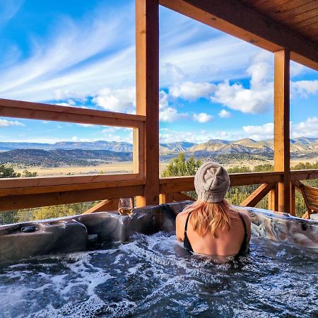 Painted Cliffs-Hot Tub, Amazing Views Between Zion And Bryce Villa ออร์เดอร์วิลล์ ภายนอก รูปภาพ