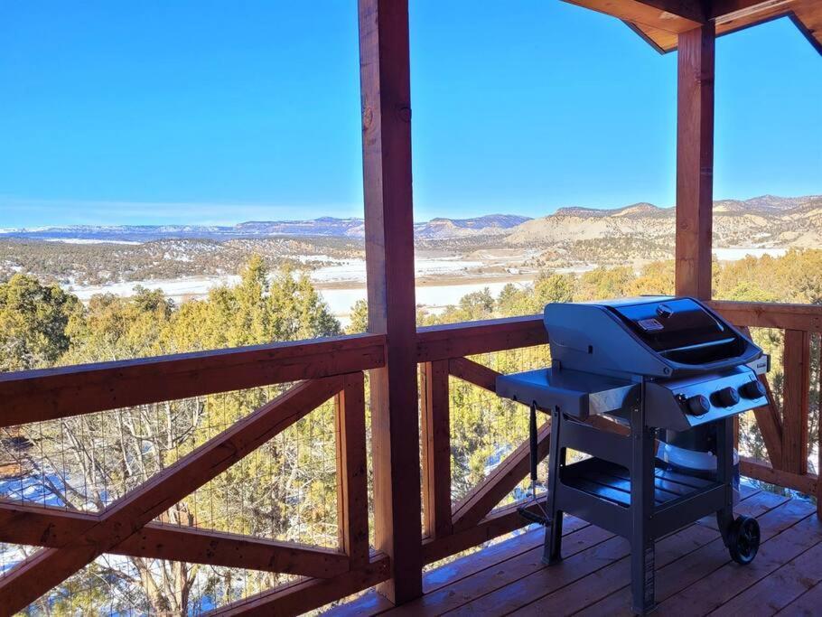 Painted Cliffs-Hot Tub, Amazing Views Between Zion And Bryce Villa ออร์เดอร์วิลล์ ภายนอก รูปภาพ