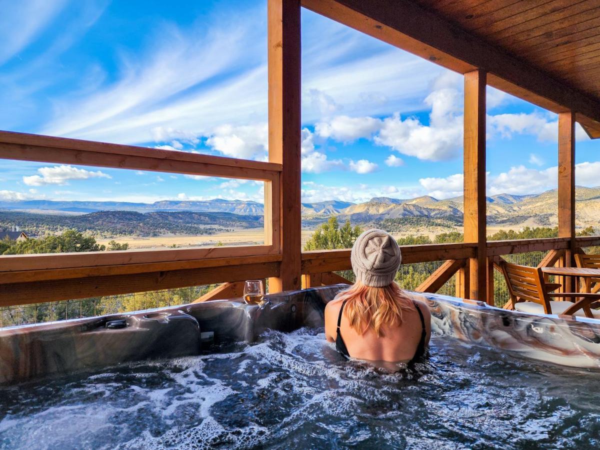 Painted Cliffs-Hot Tub, Amazing Views Between Zion And Bryce Villa ออร์เดอร์วิลล์ ภายนอก รูปภาพ